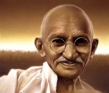 El joven Gandhi tenía brillantes discusiones con un profesor cuando estudiaba derecho en la University College de Londres
